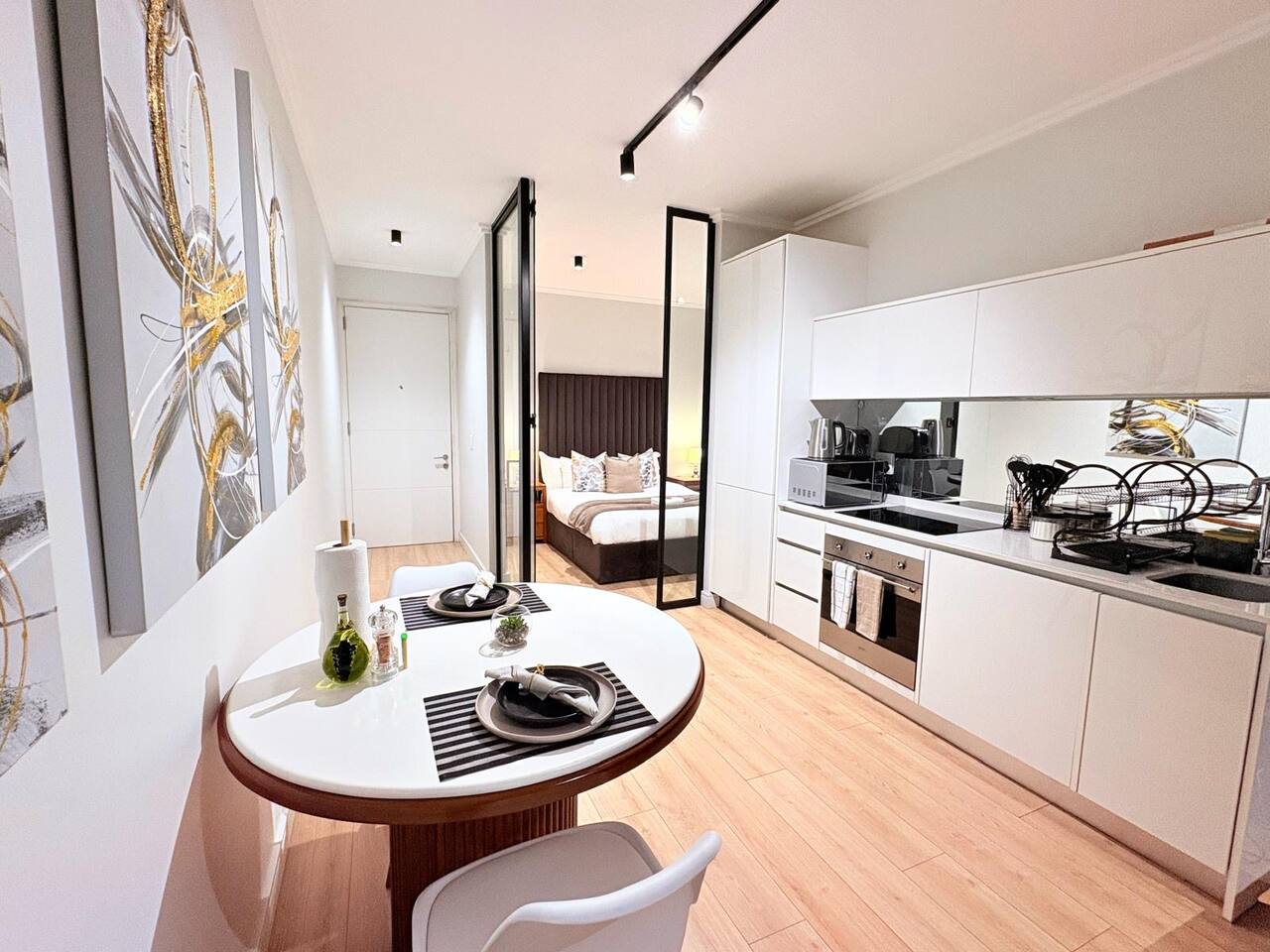 Elite Executive Suite serviced accommodation, Ellipse, Waterfall City